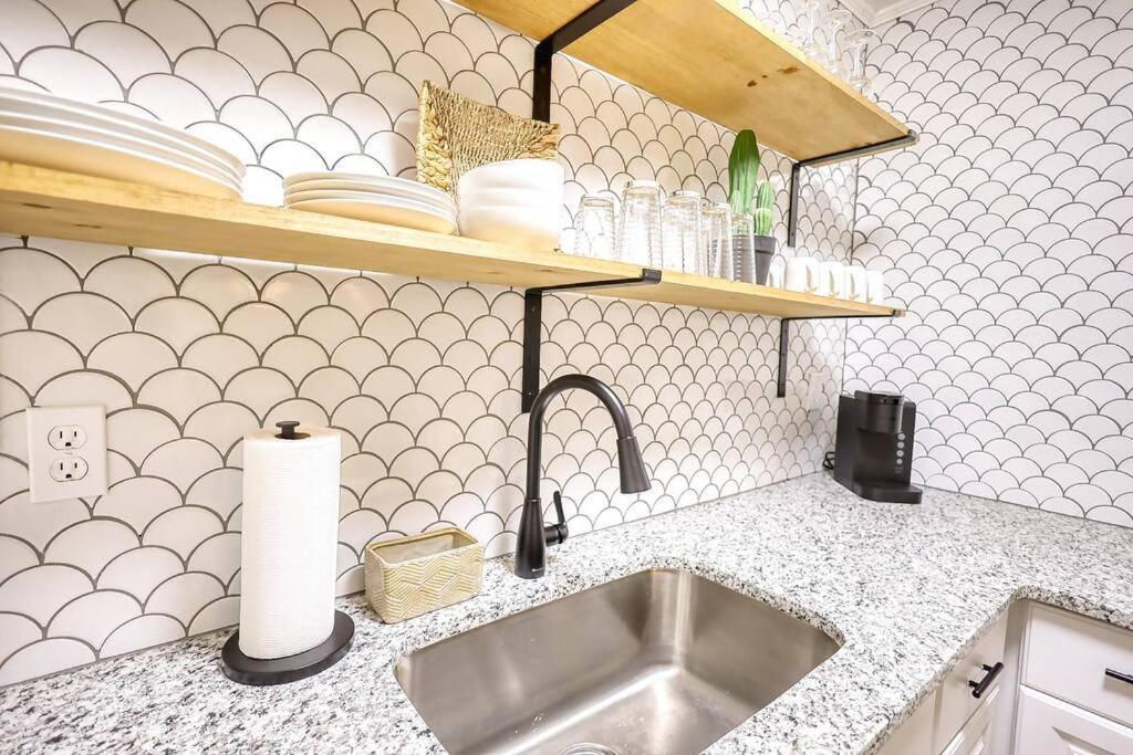 The Bohemian 1/2 Mi From Covington Square Villa Luaran gambar