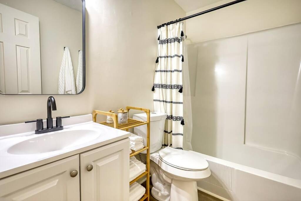The Bohemian 1/2 Mi From Covington Square Villa Luaran gambar