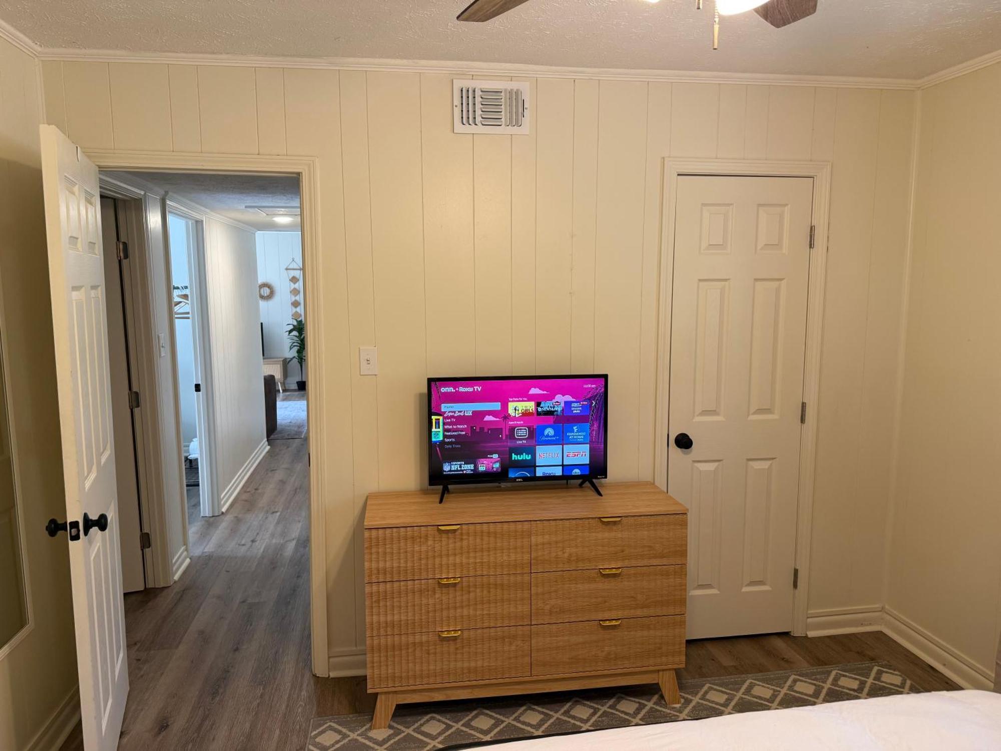 The Bohemian 1/2 Mi From Covington Square Villa Luaran gambar